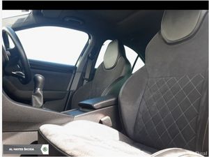 Skoda Superb **SPORTLINE** 2.0TDI 150BHP MANUAL - Image 4