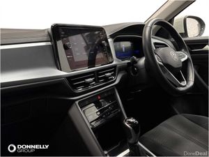 Volkswagen T-roc Hatchback Life - Image 2