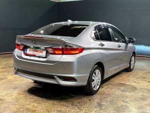 Honda Grace 1.5 HYBRID SALOON - CRUISE CONTROL - R - Image 4