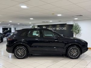 Porsche Cayenne 3.0 V6 E-HYBRID=1 OWNER//BEIGE INT - Image 2