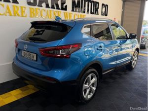 Nissan Qashqai 1.2 SV 18 4DR - Image 4