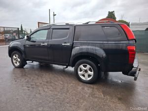 2014 Isuzu D Max 2.5 Diesel 6 speed - Image 4