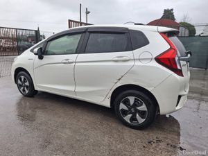 2017 Honda Fit Hybrid Automatic - Image 4