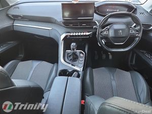 Peugeot 5008 ** 1.5 BLUEHDI 130BHP ALLURE ** TRINI - Image 2