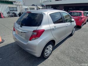 2016 Toyota Yaris Automatic - Image 3
