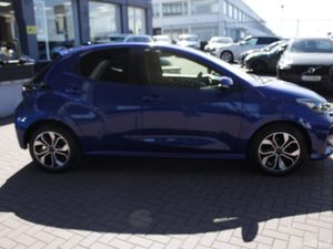 1.5 HYBRID AURA 5 DR HATCHBACK AUTOMATIC - Image 3