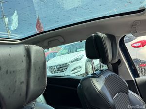 Renault Scenic Very high Spec - Image 2