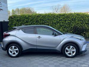 Toyota C-HR 1.8 HYBRID // ADAPTIVE CRUISE CONTROL - Image 2