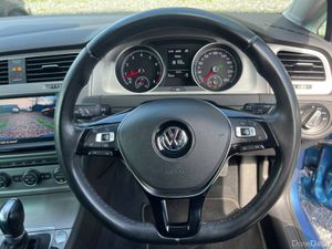 Volkswagen Golf VARIANT 1.2 TSI AUTO // REVERSE CA - Image 4
