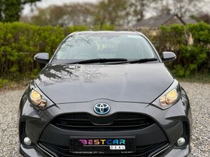 2022 Toyota Yaris 1.5 Hybrid Luna Automatic - Image 4