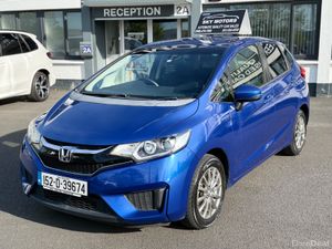 2015 Honda Fit 1.5 Hybrid Automatic,Too Specs - Image 3