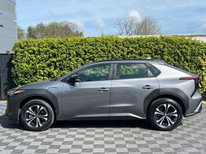 Toyota bZ4X PURE 71KWH LONG RANGE // LOW MILEAGE / - Image 3