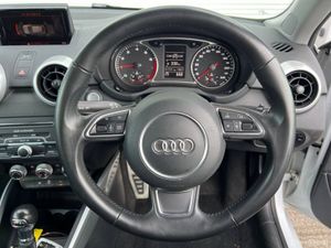 Audi A1 1.0 TFSI AUTO // FULL SERVICE HISTORY // A - Image 4