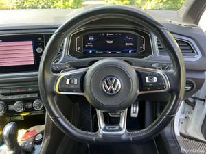 Volkswagen T-Roc R-LINE 2.0 TDI // APPLE CARPLAY/A - Image 4