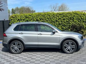 Volkswagen Tiguan 4MOTION 2.0 TDI ** BIG SPEC ** / - Image 2