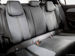 Peugeot 308 E-Allure 58kWh 155HP - Image 4