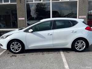 Kia Ceed EX 1.6 ISG 5DR - Image 2
