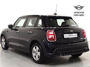 Mini Cooper 5-Door Cooper Classic - Image 3