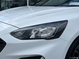 Ford Focus ST-LINE 5DR 1.5 TD 120 S6.2 M6 4DR - Image 3