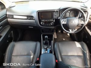 Mitsubishi Outlander 2.2 DI-D 150PS 6MT 4WD 7-Seat - Image 3