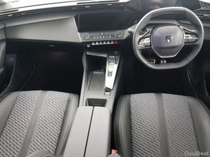 Peugeot 308 1.2 MHEV 145BHP e-DCS6 Allure - Image 4