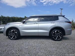 Mitsubishi Outlander 2022 - Image 2