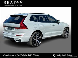 Volvo XC60 T6 Ultra Dark AWD PHEV--Ventilated Napp - Image 3