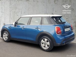 Mini Cooper 5-Door Cooper Classic - Image 3