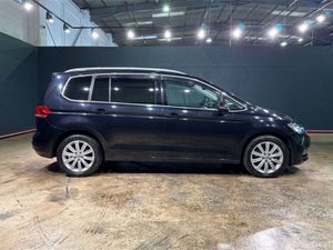 Volkswagen Touran TSI HIGH LINE - 7 SEATER - HEATE - Image 3