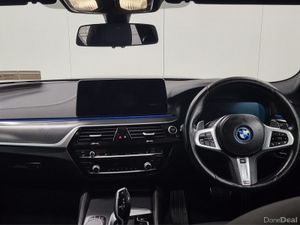 BMW 5-Series 530e M Sport - Image 4