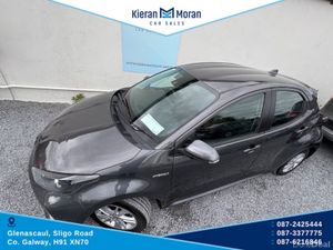 Toyota Yaris HYBRID LUNA AUTO 4DR - Image 3