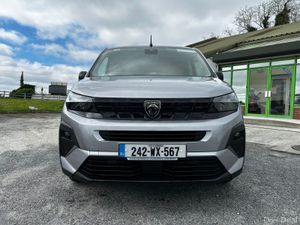 Taxi WAV 242 Peugeot Rifter Allure - Image 2