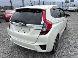 Honda Fit 1.5 Auto Petrol Hybrid - Image 4