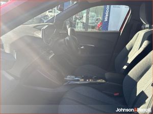Peugeot 2008 1.2 MHEV Puretech 136bhp Allure - Image 4