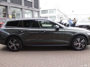 2020 V60 T5 AWD 2.0 5DR AUTO - Image 3