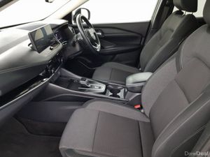 Nissan Qashqai 1.3 PET MILD HYBRID SV PREMIUM CVT - Image 4