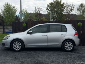 Volkswagen Golf AUTO - LOW KM - Image 4