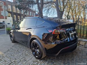 2024 (241) Tesla Model Y AWD Long Range - Image 2