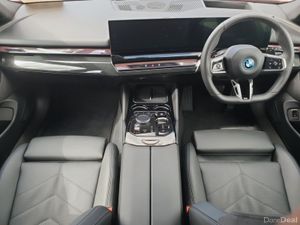 BMW 5-Series 530e M Sport Saloon - Image 4