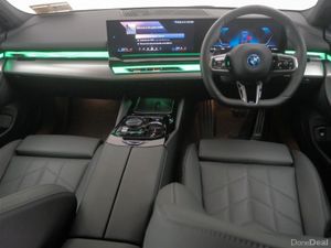 BMW i5 eDrive40 M Sport Touring - Image 4