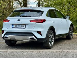 Kia XCeed PHEV 1 owner from new - Image 3