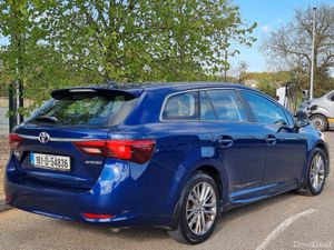 Toyota Avensis 2016 diesel ⛽️ nct&tax €5990 - Image 4
