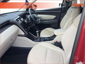 Hyundai Tucson 2WD Executive Plus w 2 Tone Roof - Image 2
