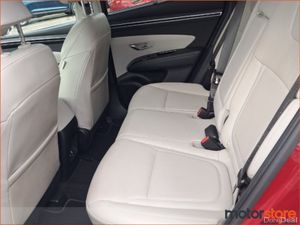 Hyundai Tucson 2WD Executive Plus w 2 Tone Roof - Image 4