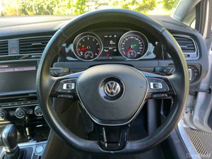 Volkswagen Golf HIGHLINE 1.4 TSI // VERY LOW MILEA - Image 4