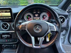 Mercedes-Benz A-Class A180 AMG-LINE 1.6 AUTO // SE - Image 4