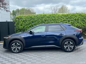 Toyota bZ4X MOTION 71.4 KWH ** LONG RANGE ** // 36 - Image 3