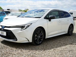 2023 Toyota Corolla Touring Hybrid Automatic - Image 3