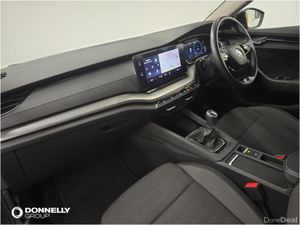 Skoda OCTAVIA Diesel Hatchback SE Technology - Image 3