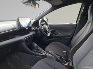 Toyota Yaris HYBRID AUTO X - Image 3